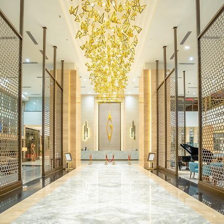 Gumaya Tower Hotel Семаранг Екстер'єр фото