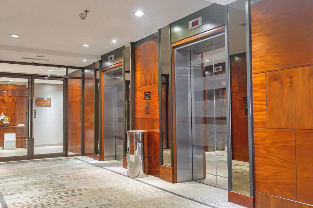 Gumaya Tower Hotel Семаранг Екстер'єр фото