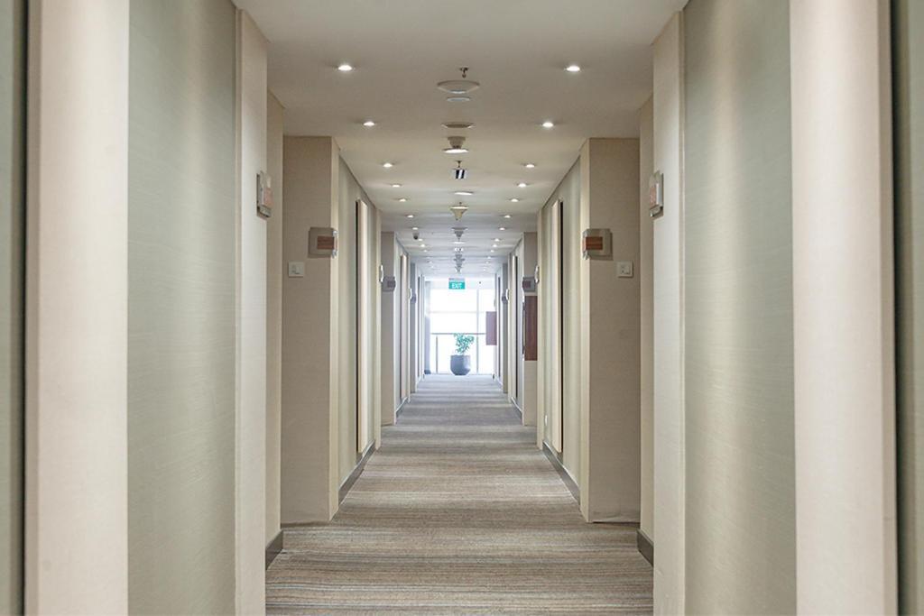 Gumaya Tower Hotel Семаранг Екстер'єр фото