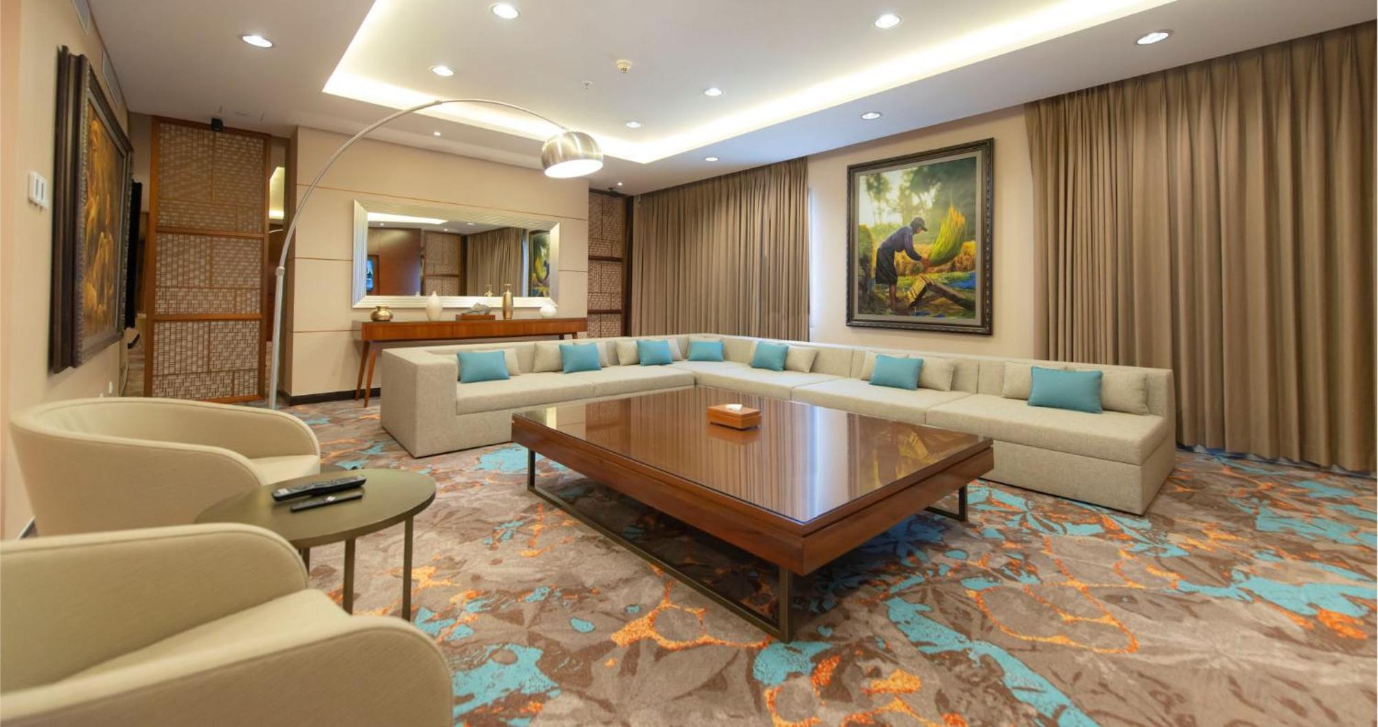 Gumaya Tower Hotel Семаранг Екстер'єр фото