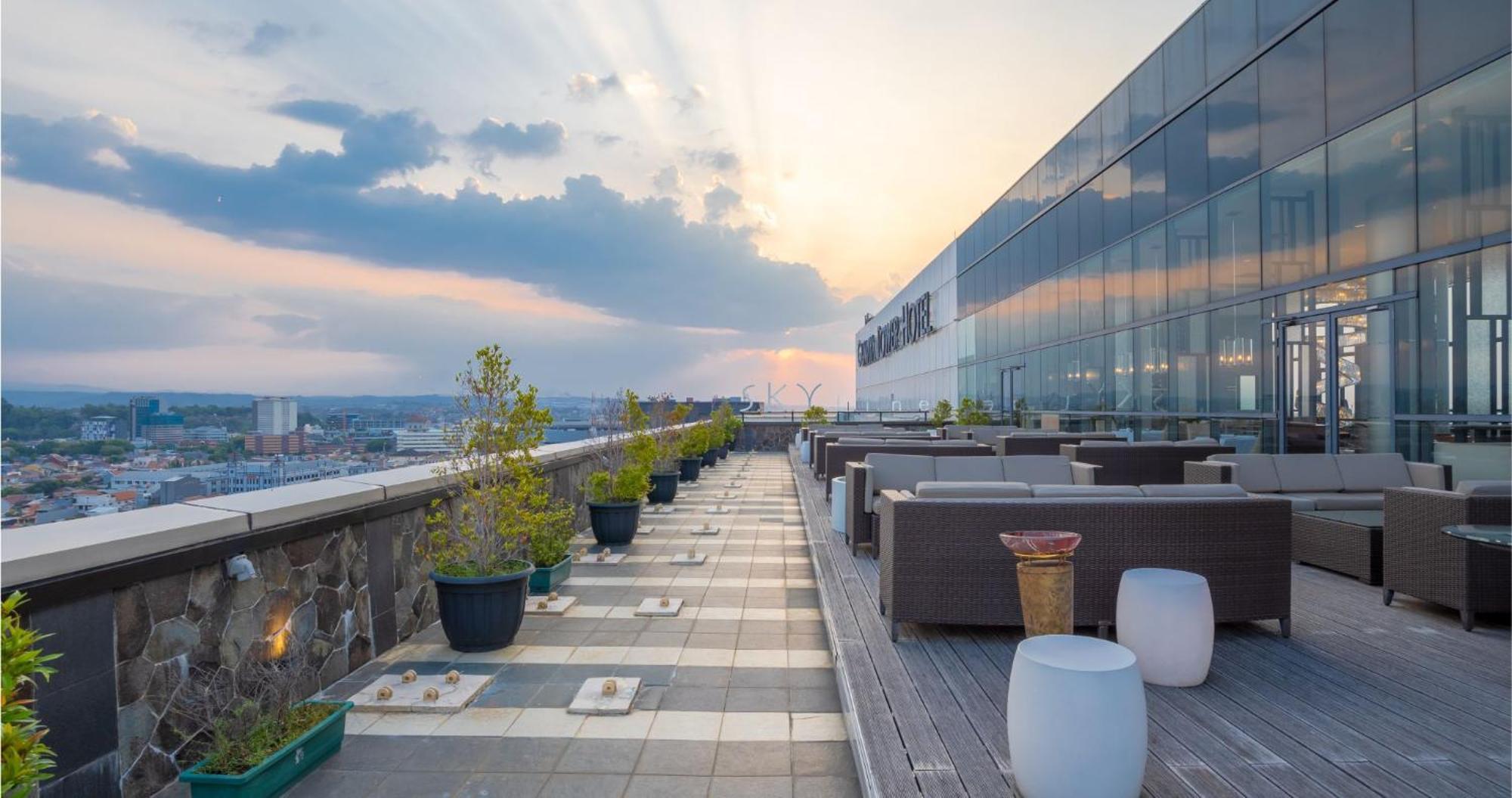 Gumaya Tower Hotel Семаранг Екстер'єр фото