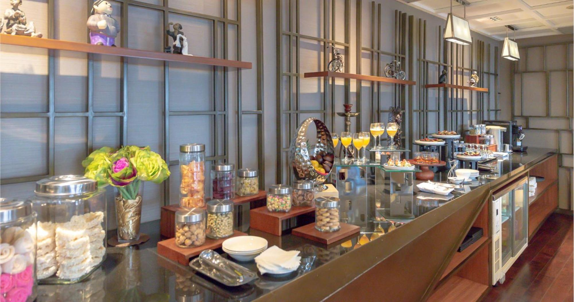 Gumaya Tower Hotel Семаранг Екстер'єр фото
