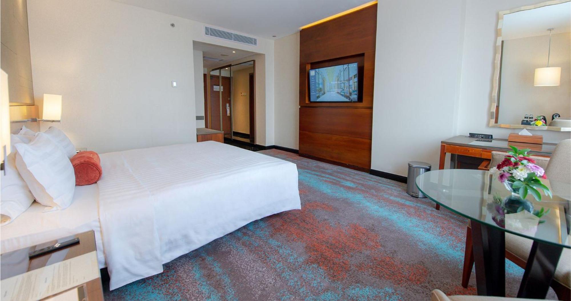 Gumaya Tower Hotel Семаранг Екстер'єр фото