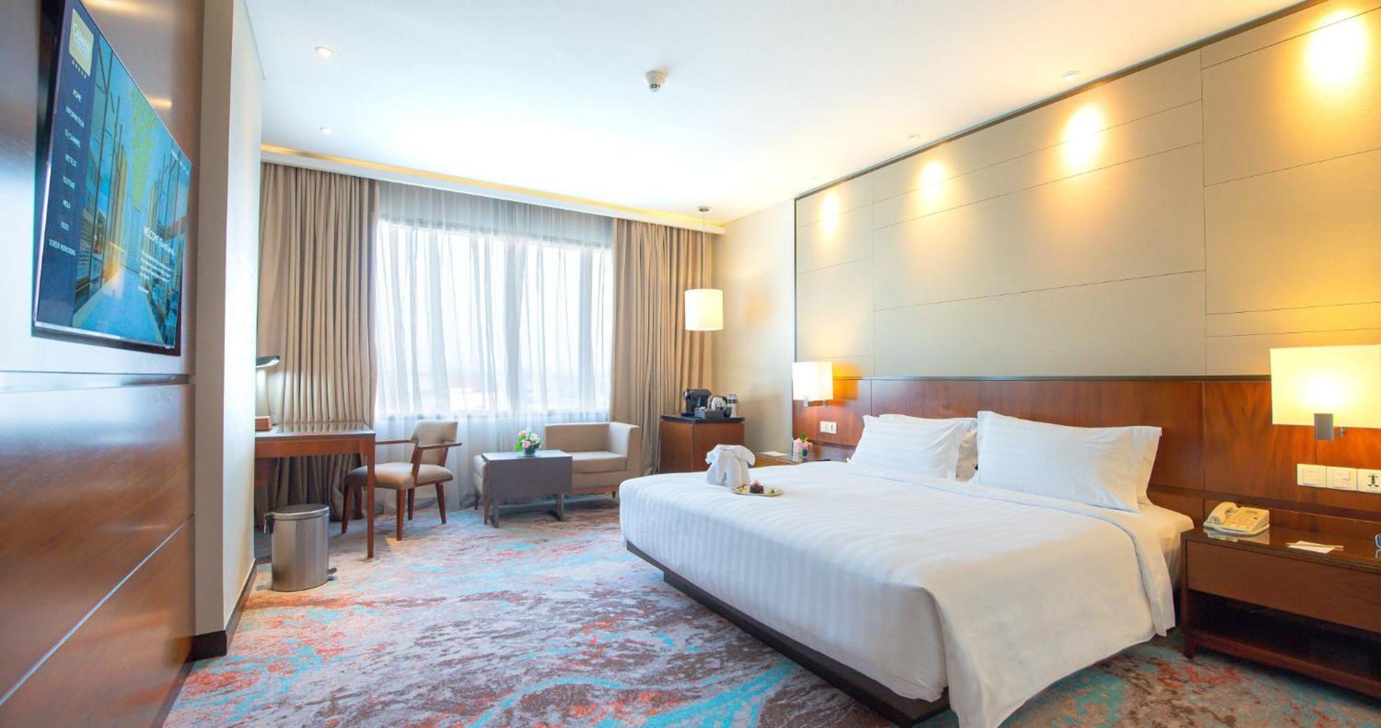 Gumaya Tower Hotel Семаранг Екстер'єр фото