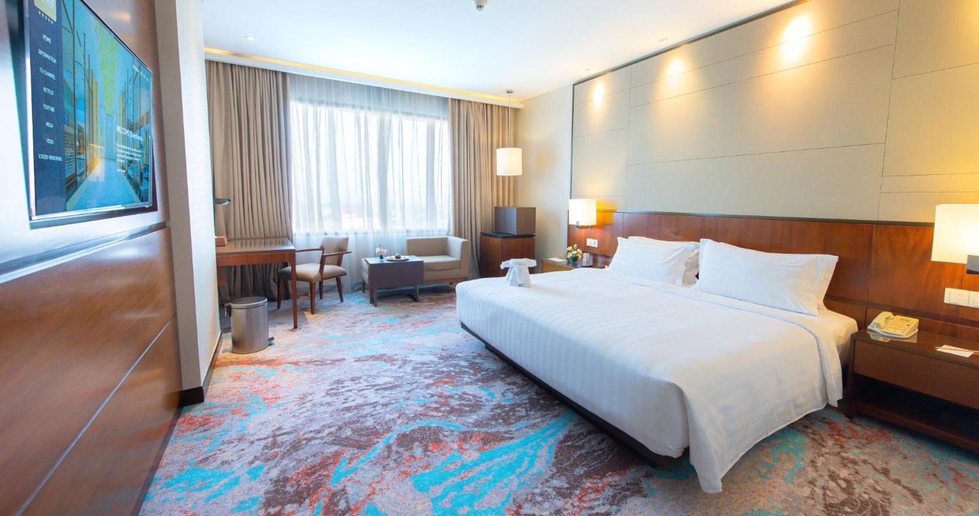 Gumaya Tower Hotel Семаранг Екстер'єр фото