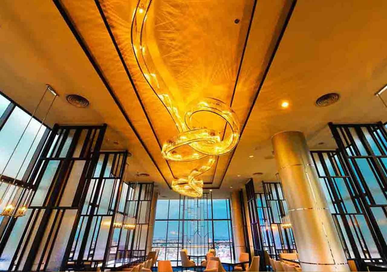 Gumaya Tower Hotel Семаранг Екстер'єр фото